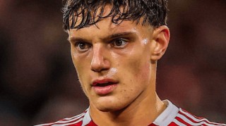 利物浦1亿欧签2大中卫，雅凯肩部重伤，莱奥尼仅踢了1场赛季报销