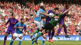 意甲：那不勒斯VS拉齐奥，9分差距下的倔强！那不勒斯主场死磕拉齐奥，卫冕希望最后一搏