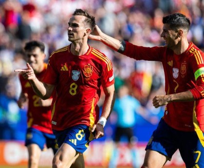 西甲欧战资格卡位战！阿拉维斯主场阻击西班牙人，中游队能否击碎劲旅冲级梦？