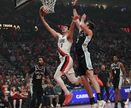 哈珀27+10阿夫迪亚19+9 马刺逆转开拓者总分2-1领先