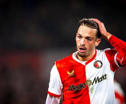 42岁范佩西率费耶诺德主场逼平阿贾克斯，华裔新星送点成关键