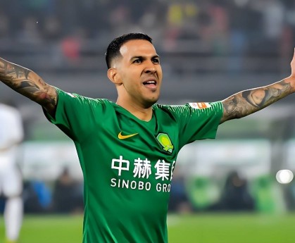 两位曾留洋德甲的王牌国脚，现在都成国安队的中流砥柱，值得期待