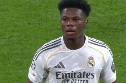 穆帅困境加剧！皇马双杀本菲卡晋级16强，巴黎携手意甲独苗昂首前进