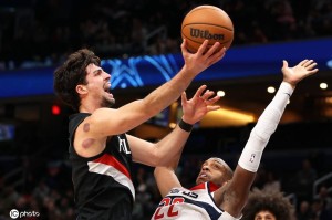 杨瀚森6分5板1助攻夏普31分 开拓者不敌奇才