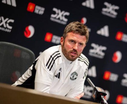 一夜巨变！曼联新帅人选曝光，欧冠前景再添变数