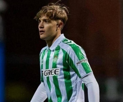 3球8助攻，曼联夏窗头号目标曝光！20岁西甲天才意甲爆红，身价翻倍仍遭疯抢